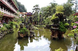 Sam Poh Tong Temple